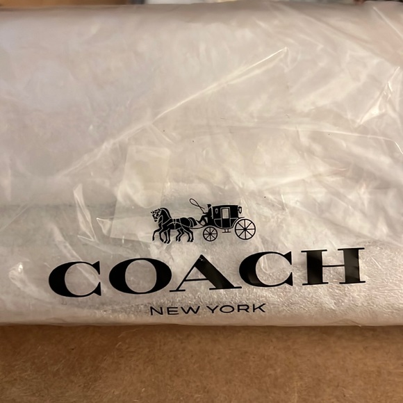 New, Coach Slim Wallet - Picture 2 of 4